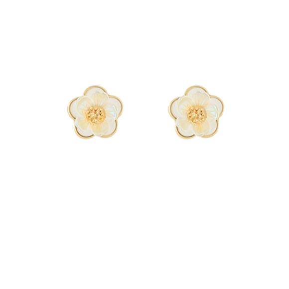 Petal Stud Earrings - Picture 1 of 2